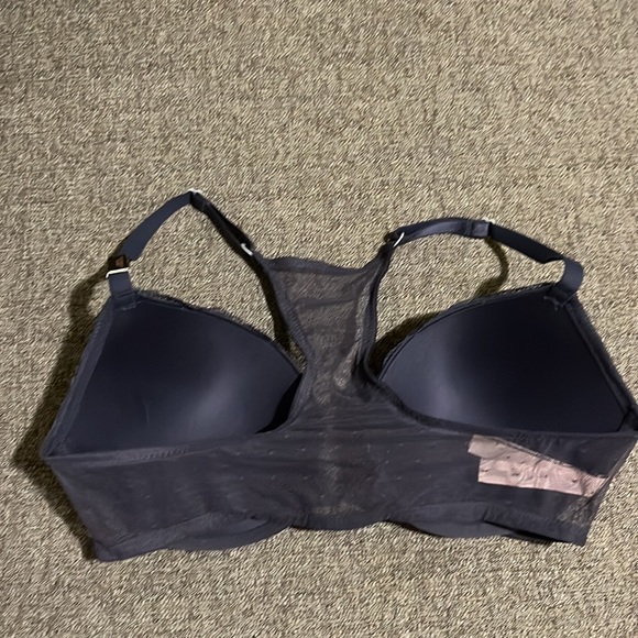 NWT VS Push Up Bra - Picture 2 of 4